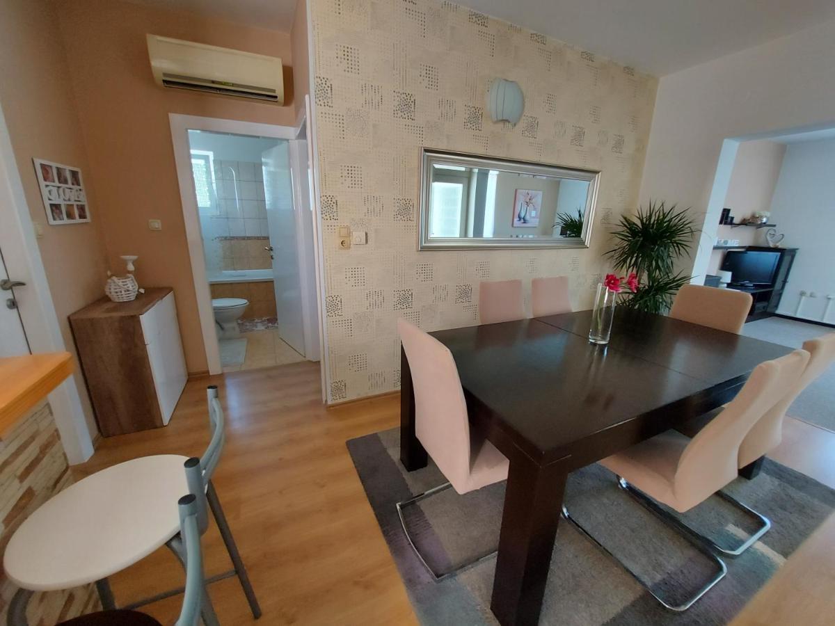 Апартаменты Apartman Larisa Кампор Экстерьер фото