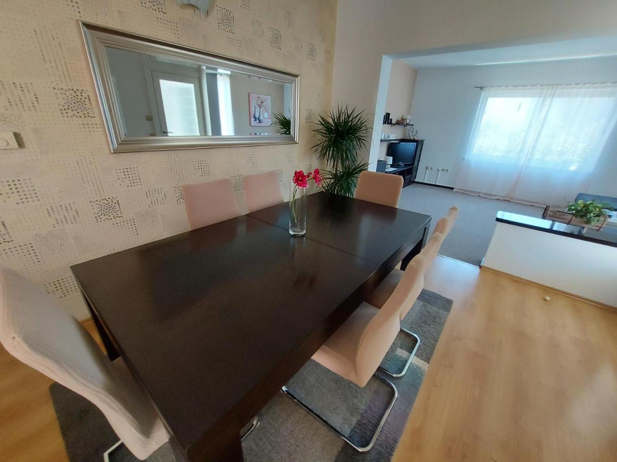 Апартаменты Apartman Larisa Кампор Экстерьер фото